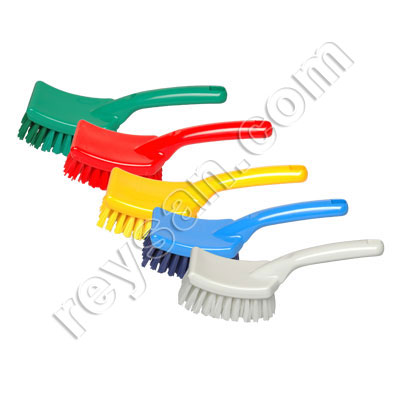 ESCOVA  COM CABO SEMI DURA 26