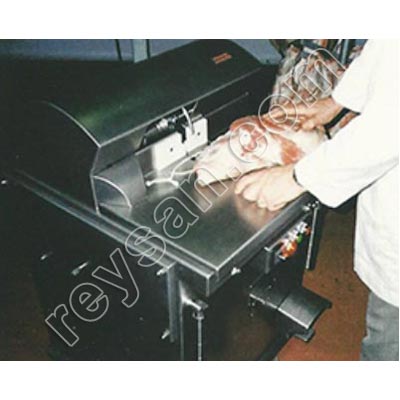 COSTUREIRA DE PRESUNTO P-2000/H