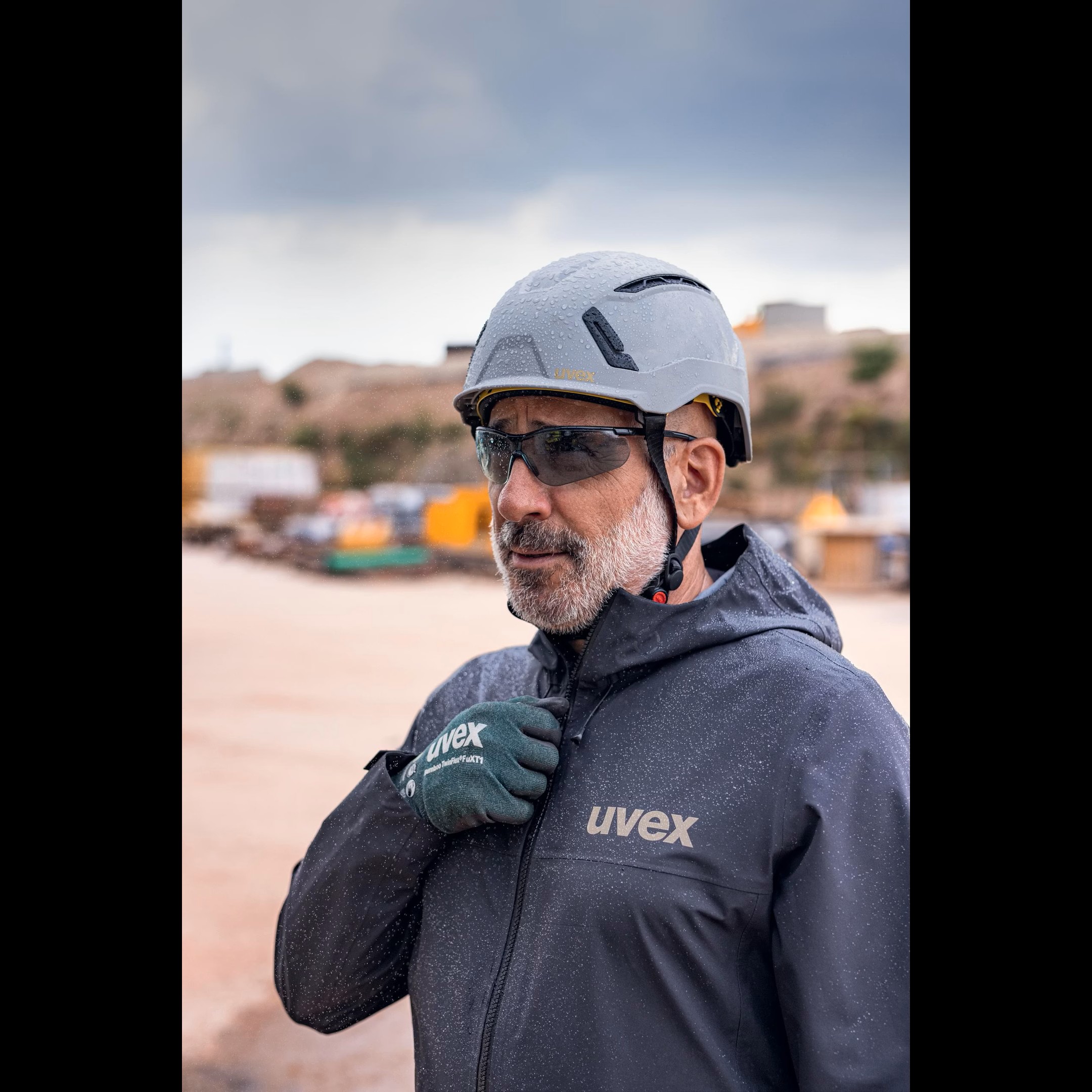 SOFTSHELL UVEX CORPORATE 26 TRICAMADA GRAFITE